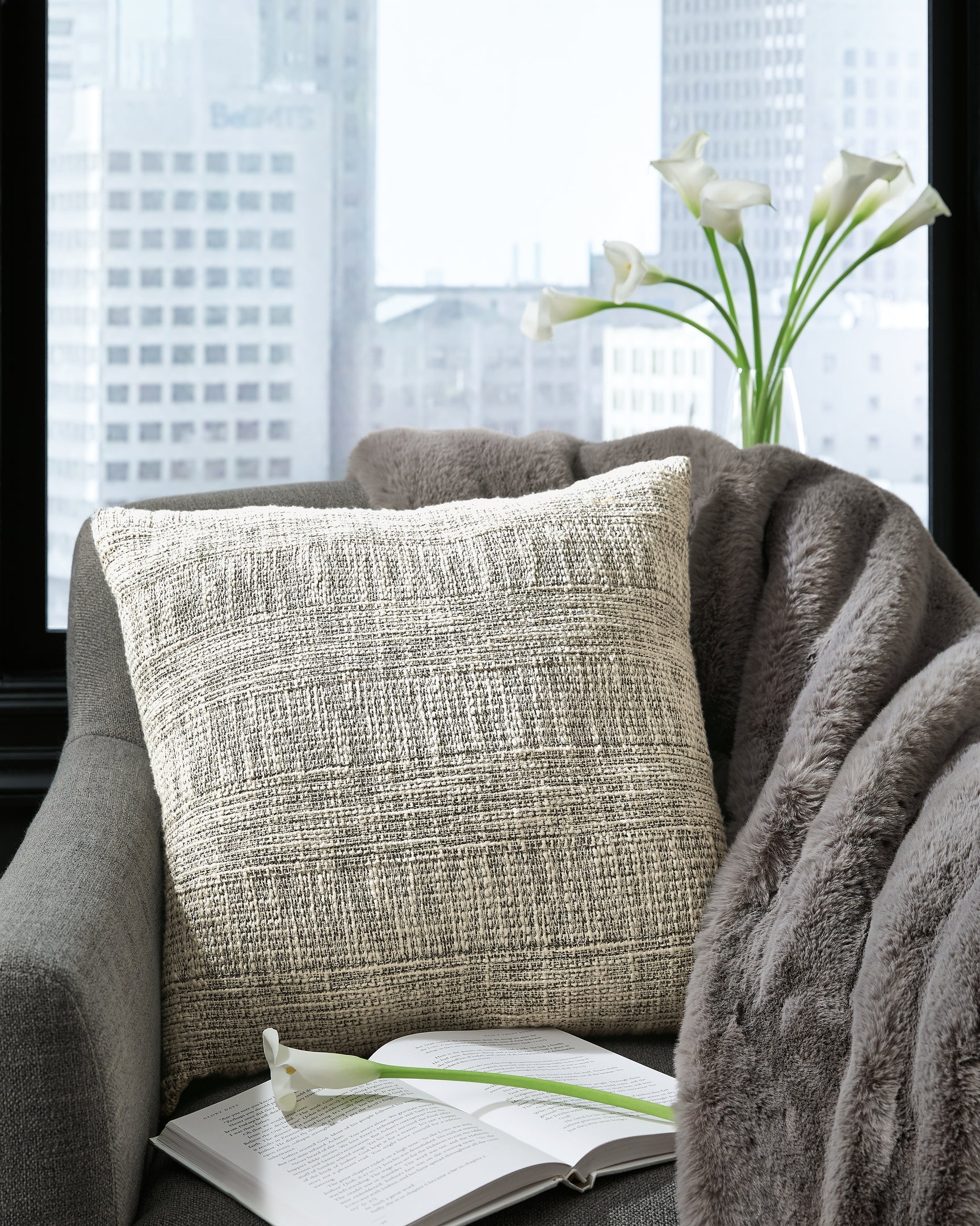 Carddon Black/White Pillow - Ornate Home