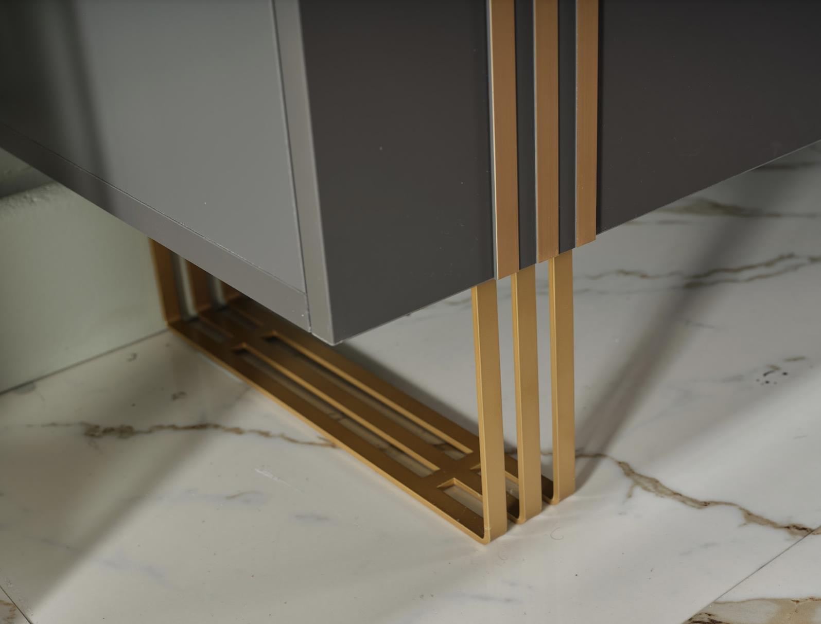 Carlino Buffet - Ornate Home