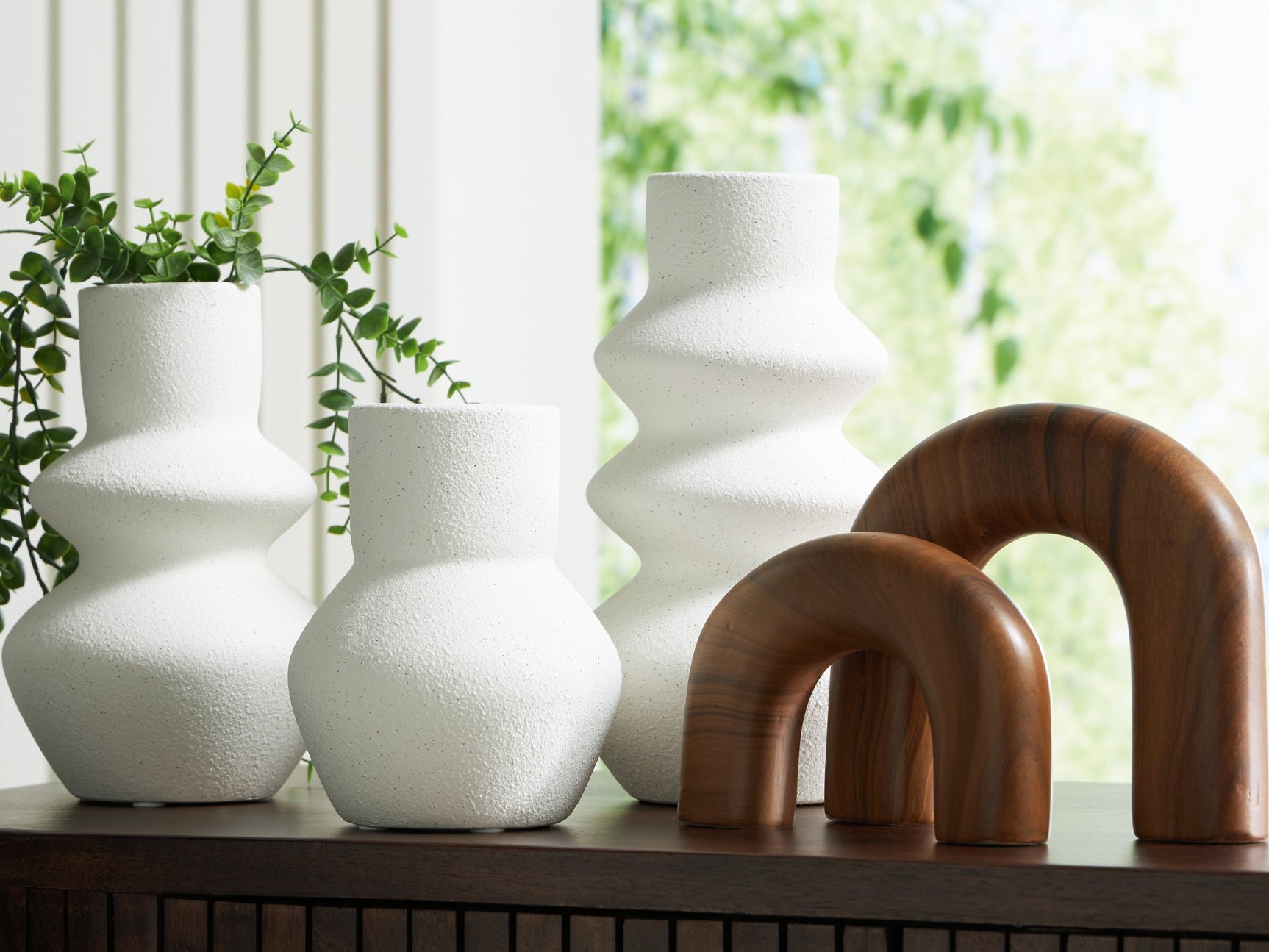 Carterworth White/Brown Accessory Set (Set of 5) - Ornate Home