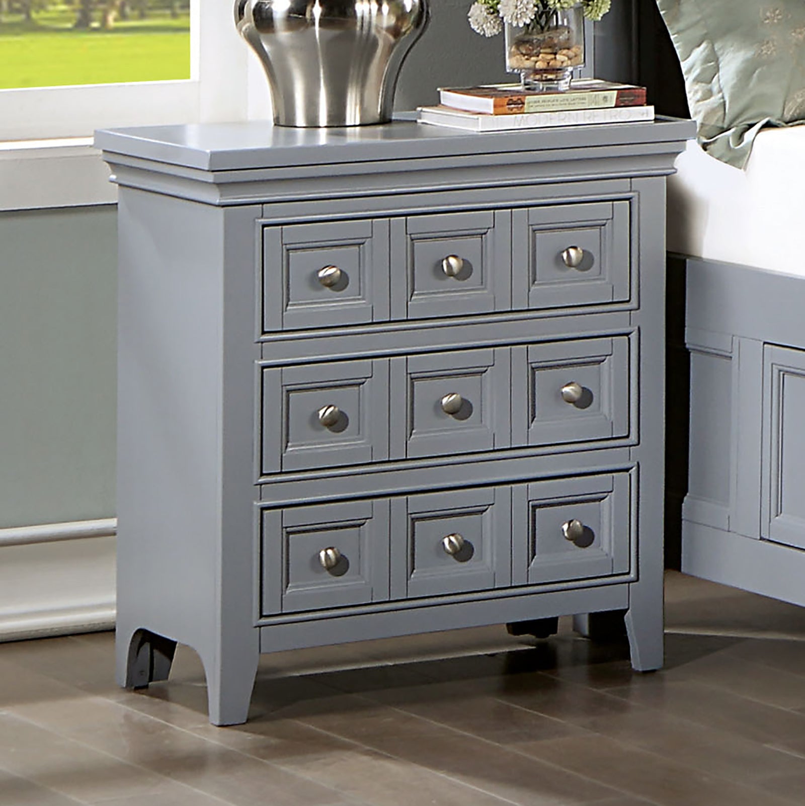 Castlile Gray 5 Pc. Queen Bedroom Set w/ Chest - Ornate Home