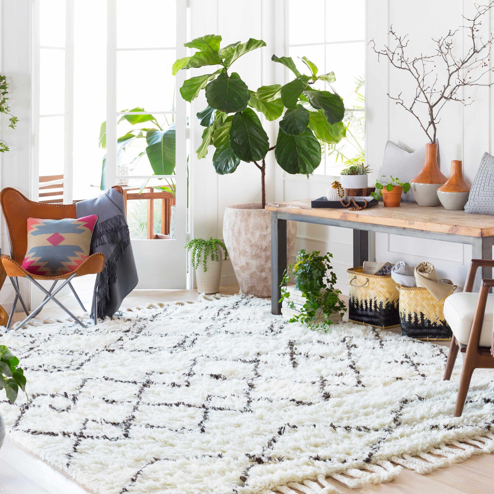 Catoosa White/Black Trellis Wool Rug - Clearance - Ornate Home