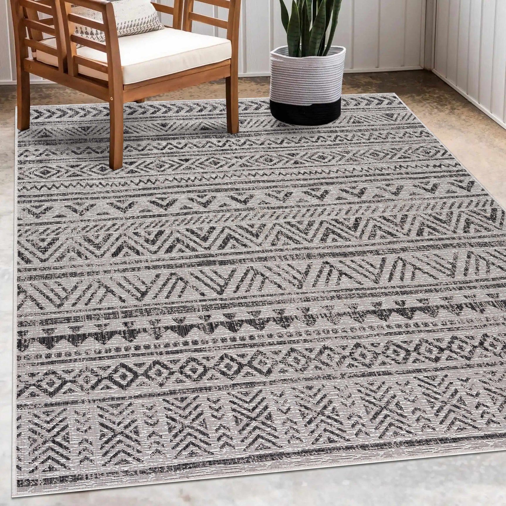 Catrine Indoor & Outdoor Rug - Clearance - Ornate Home