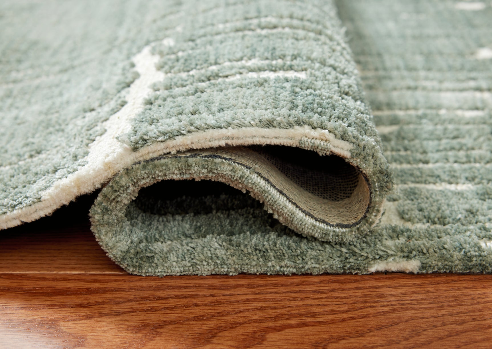 Cayworth Teal/White 5' x 7' Rug - Ornate Home