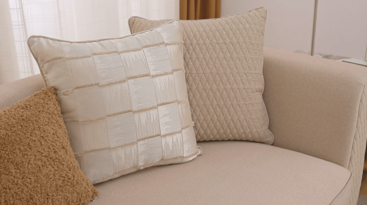 Celestial Manor White/Gold Sofa / HD-S3181 - Ornate Home