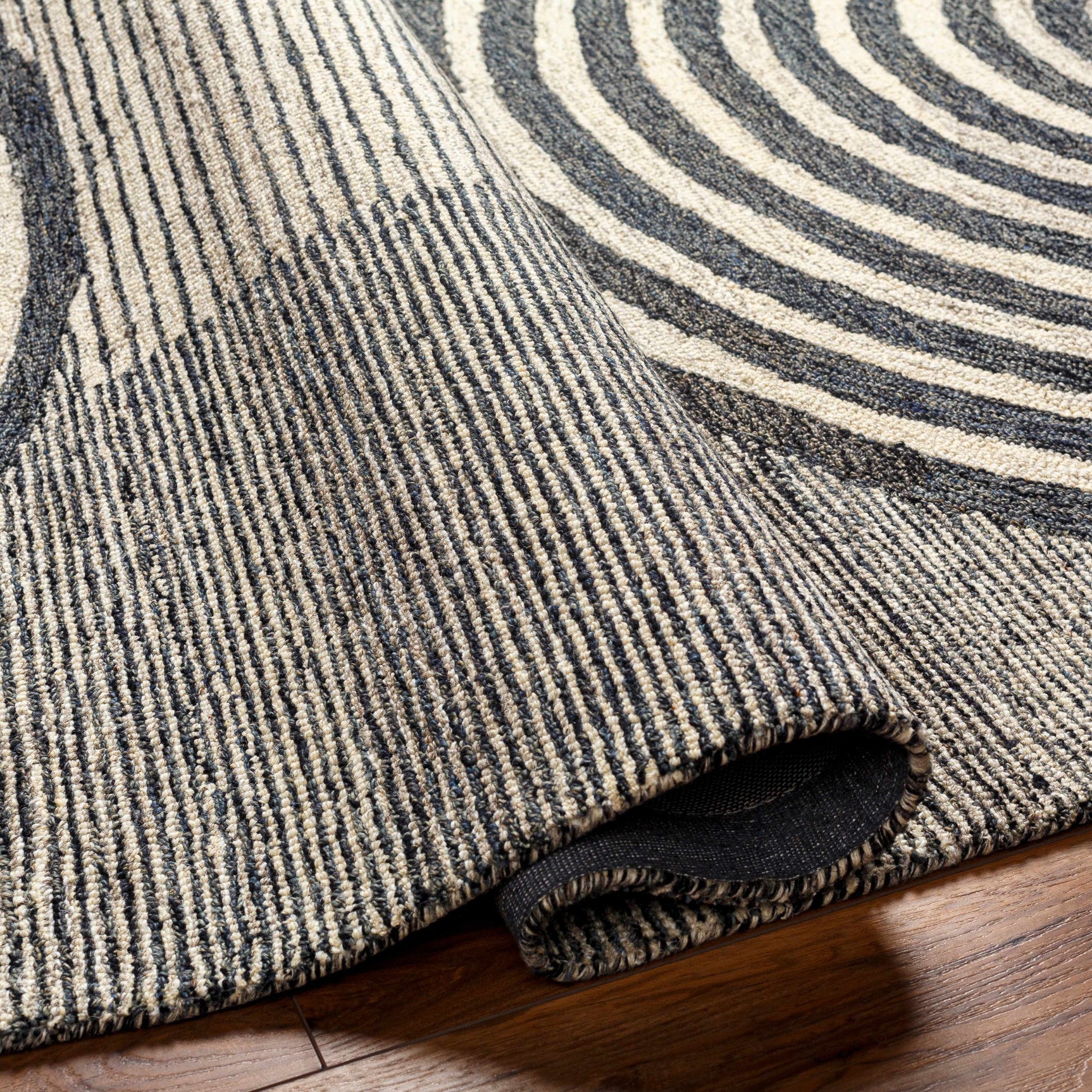 Chantesuta Modern Wool Rug - Ornate Home