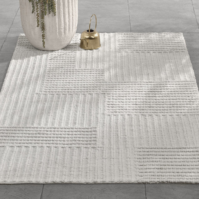 Clayton Ivory 2'x3' Performance Rug