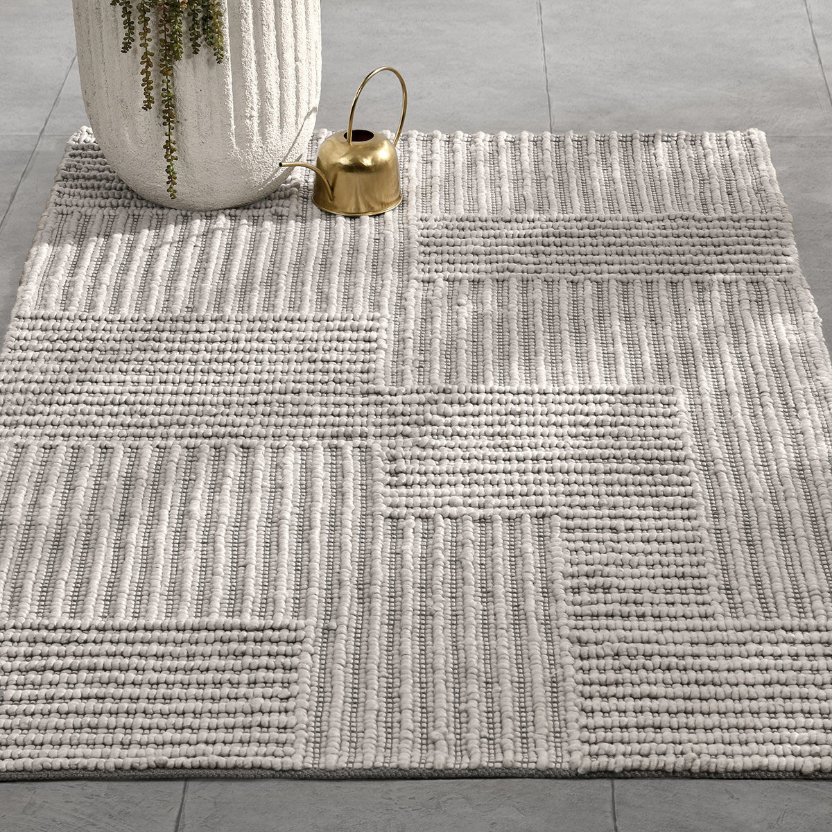 Clayton Light Gray 2'x3' Performance Rug