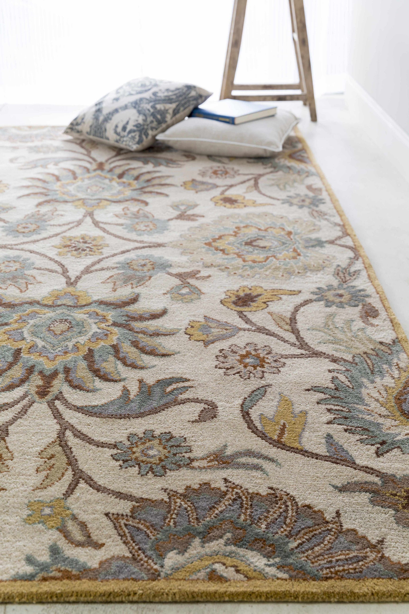 Conesus Hand Tufted Tan 1012 Area Rug - Ornate Home