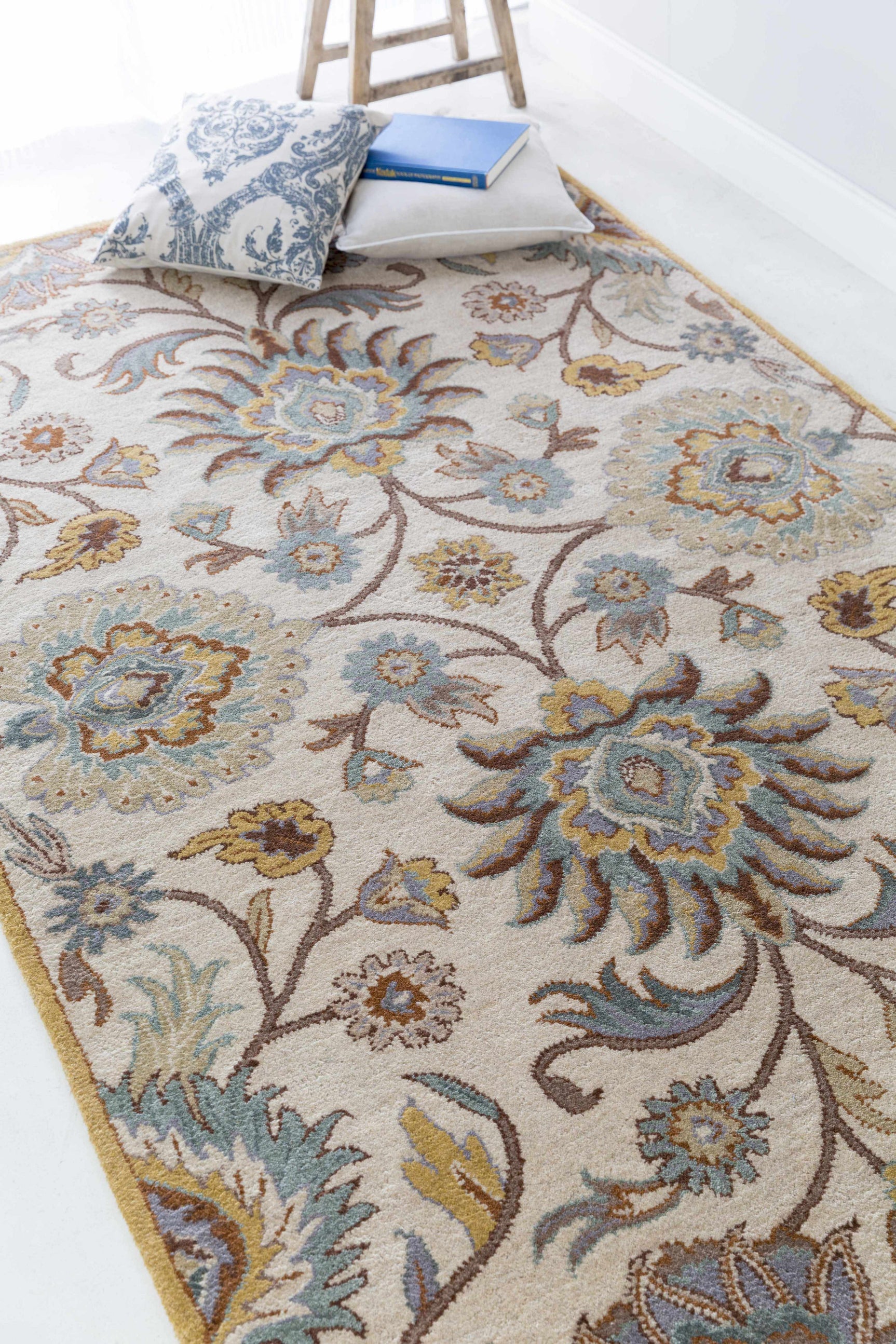 Conesus Hand Tufted Tan 1012 Area Rug - Ornate Home