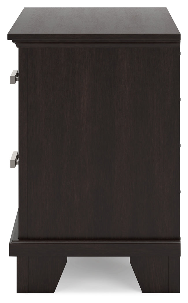 Covetown Dark Brown Queen Panel Bedroom Set with Nightstand (Online Special Price) - Ornate Home