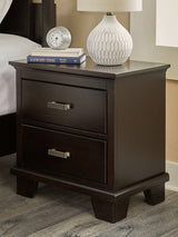 Covetown Dark Brown Queen Panel Bedroom Set with Nightstand (Online Special Price) - Ornate Home