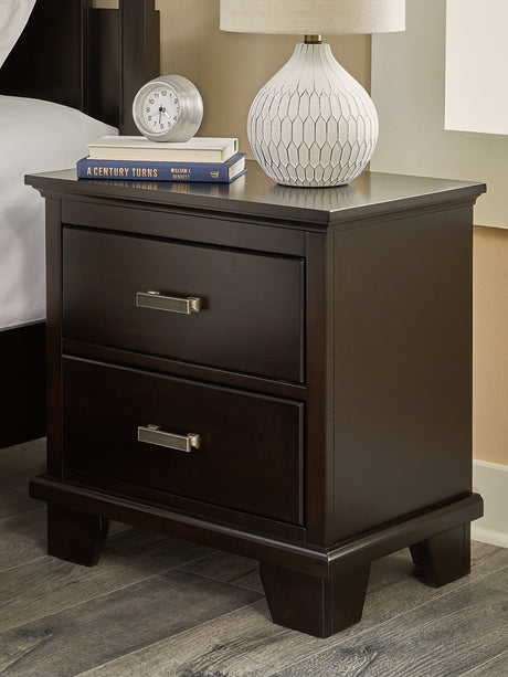 Covetown Dark Brown Queen Panel Bedroom Set with Nightstand - Ornate Home