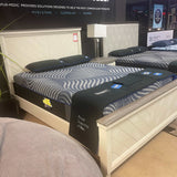 Cruz Queen Bedroom - Ornate Home