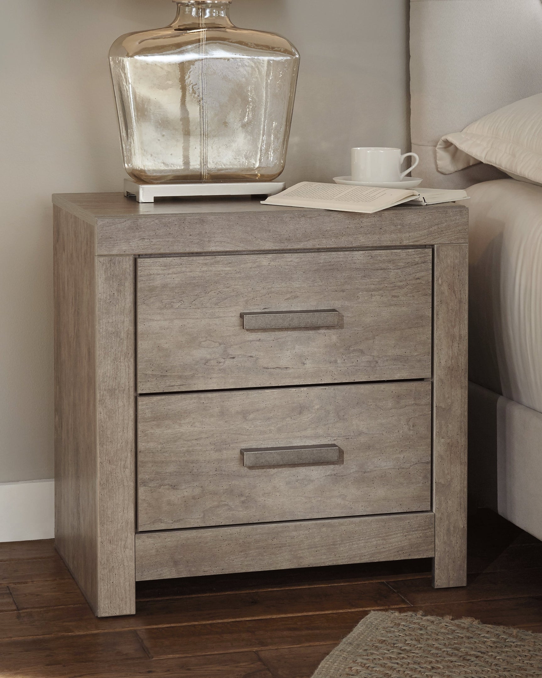 Culverbach Gray Queen Bed w/Mirrored Dresser & 2 Nightstand (Online Special Price) - Ornate Home