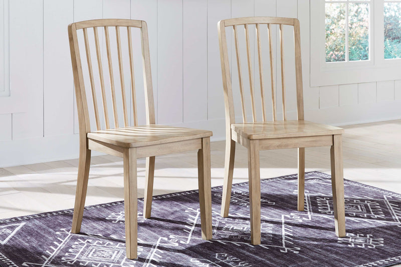 Gleanville Light Brown Dining Room Chair (Set of 2)