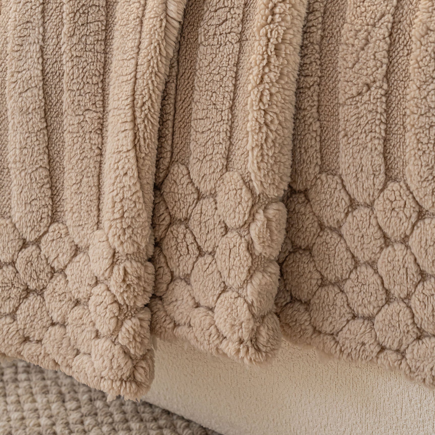 Boho 3D Geometric Throw Blanket for Couch, Luxurious Velvety Plush Fleece Sofa Cover