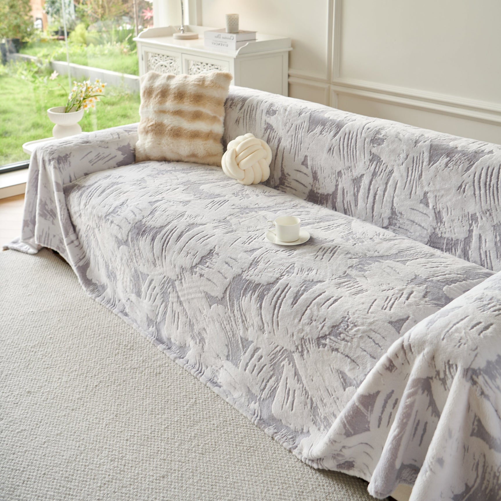 Plush Faux Fur Warm Sofa Cover with Waves Jacquard Textured Throw Blankets for Couch