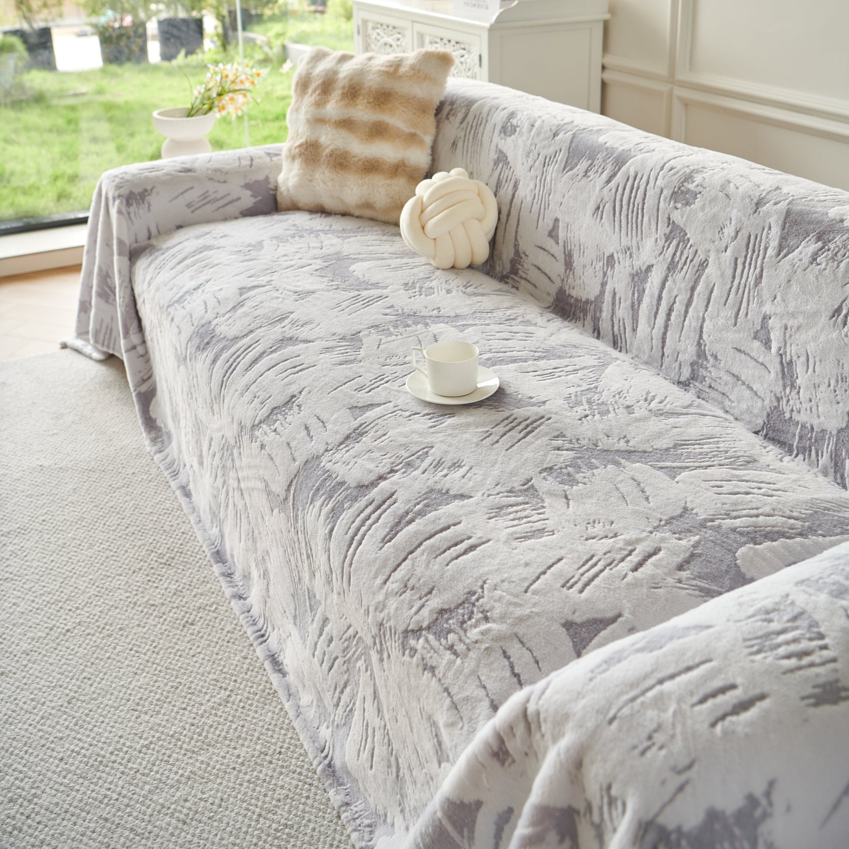 Plush Faux Fur Warm Sofa Cover with Waves Jacquard Textured Throw Blankets for Couch