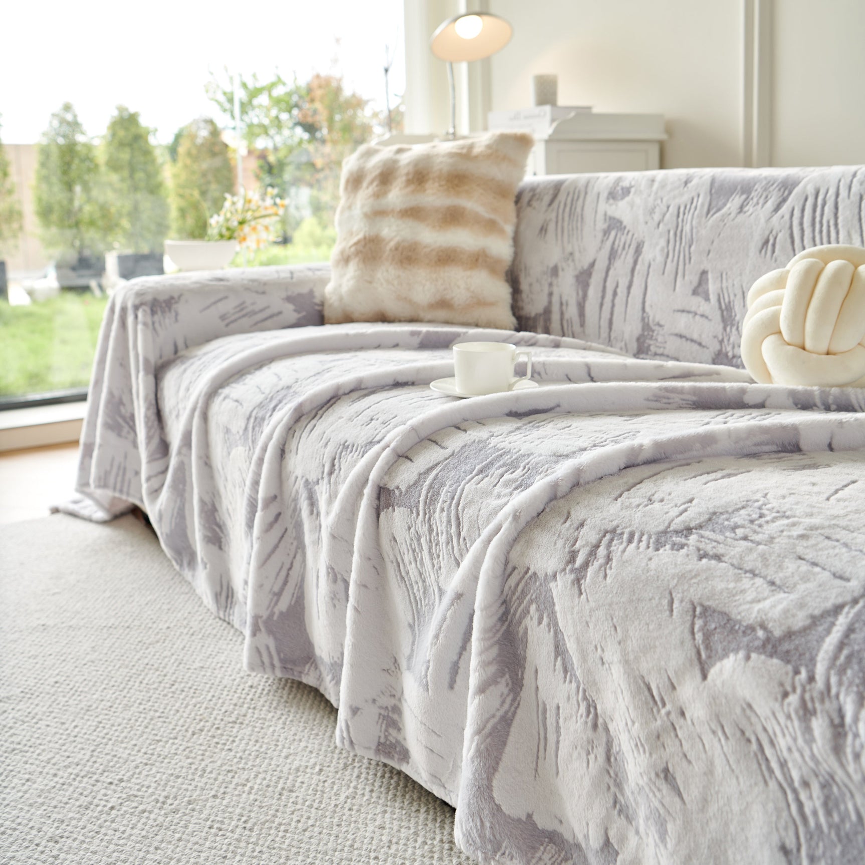 Plush Faux Fur Warm Sofa Cover with Waves Jacquard Textured Throw Blankets for Couch