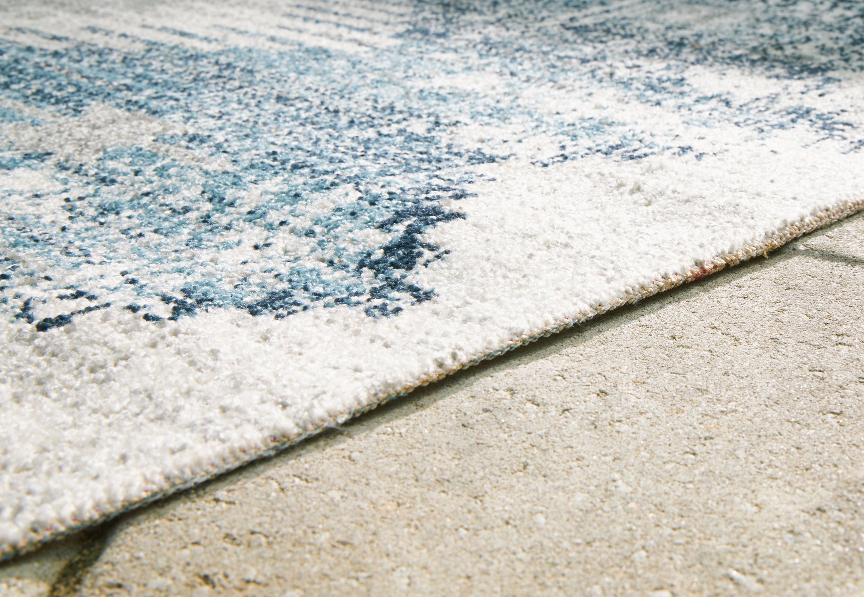 Daddridge Blue/Gray/Ivory 5' x 7' Rug - Ornate Home