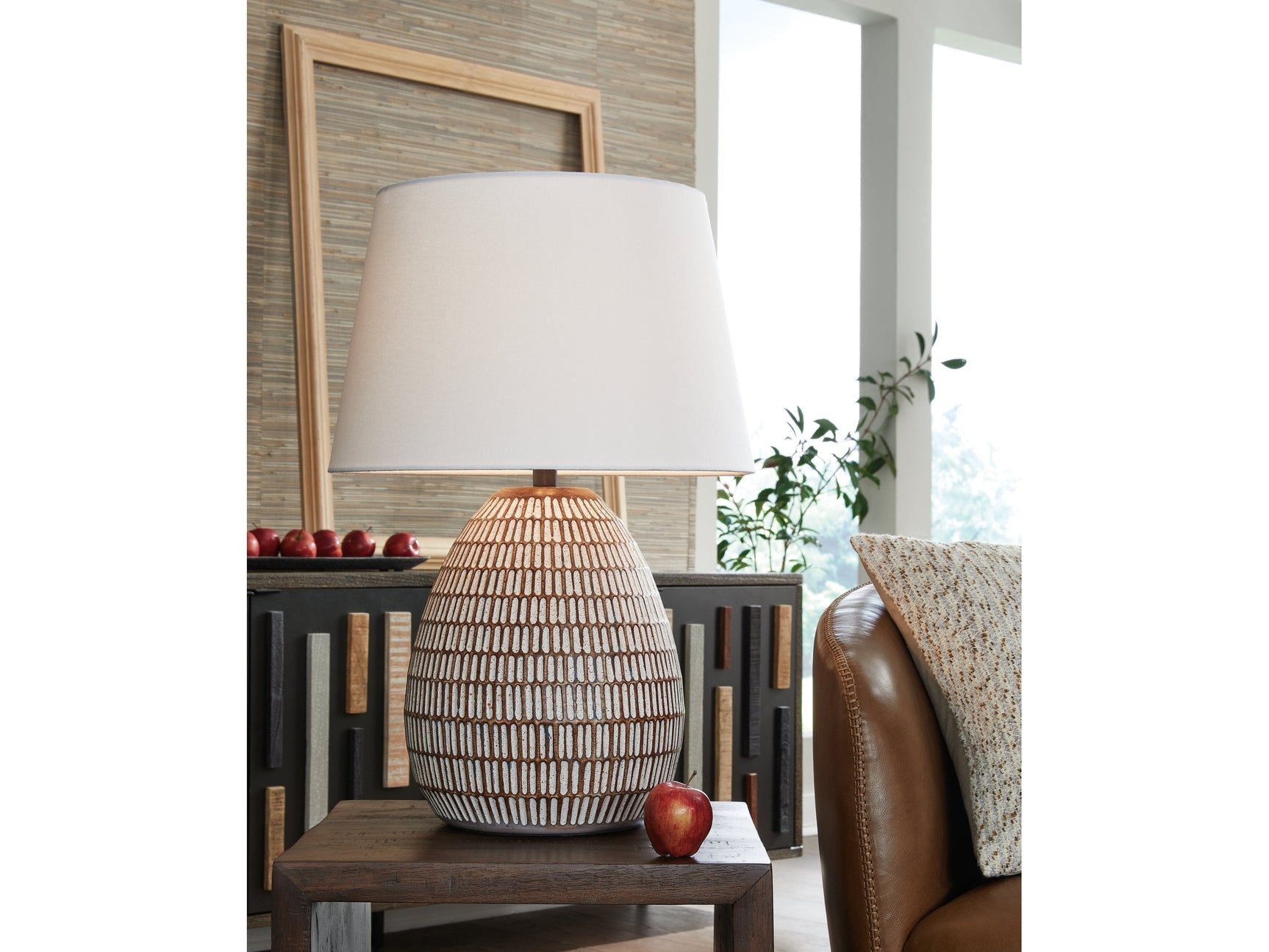 Darrich Beige/White Table Lamp - Ornate Home
