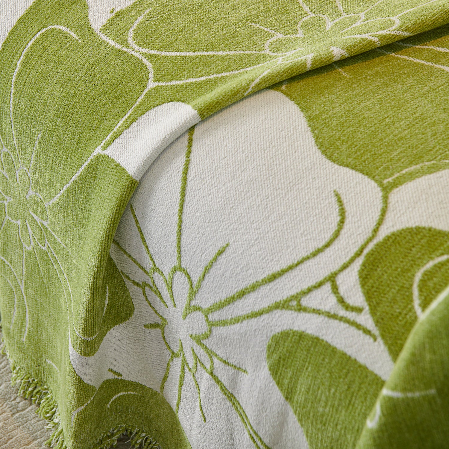 Decorative Throw Blankets for Sofa, Oversized Pretty Floral Throws for Sofas - Ornate Home