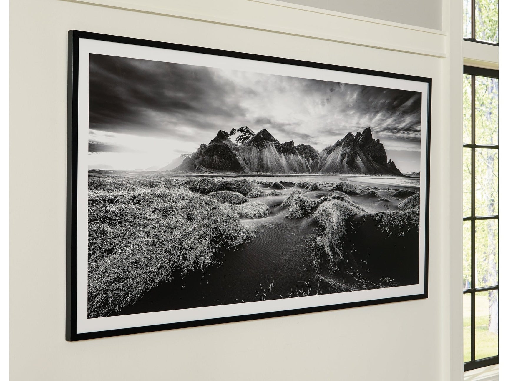 Delstone Black/White Wall Art - Ornate Home