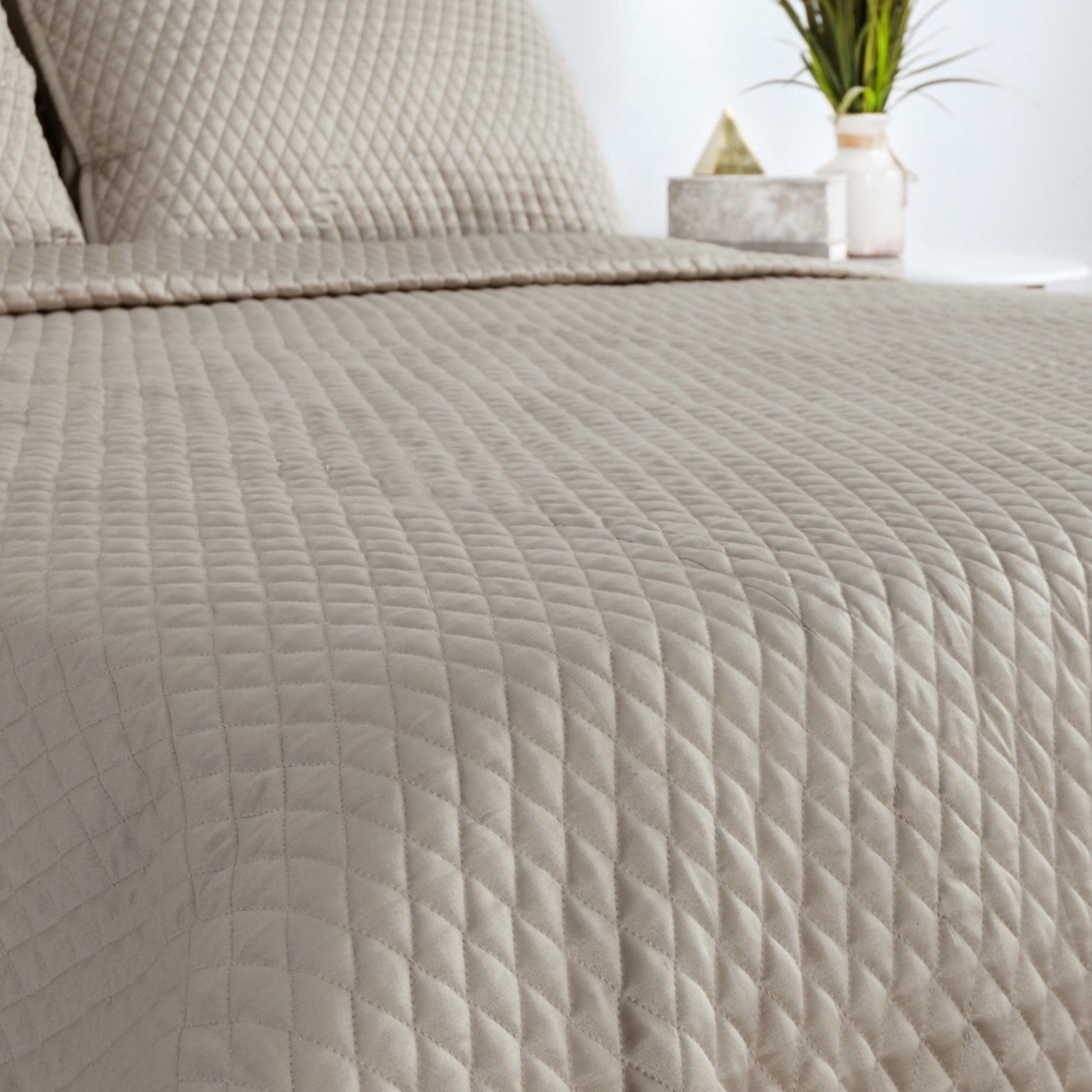Diamond Pebble Quilt Collection - Ornate Home