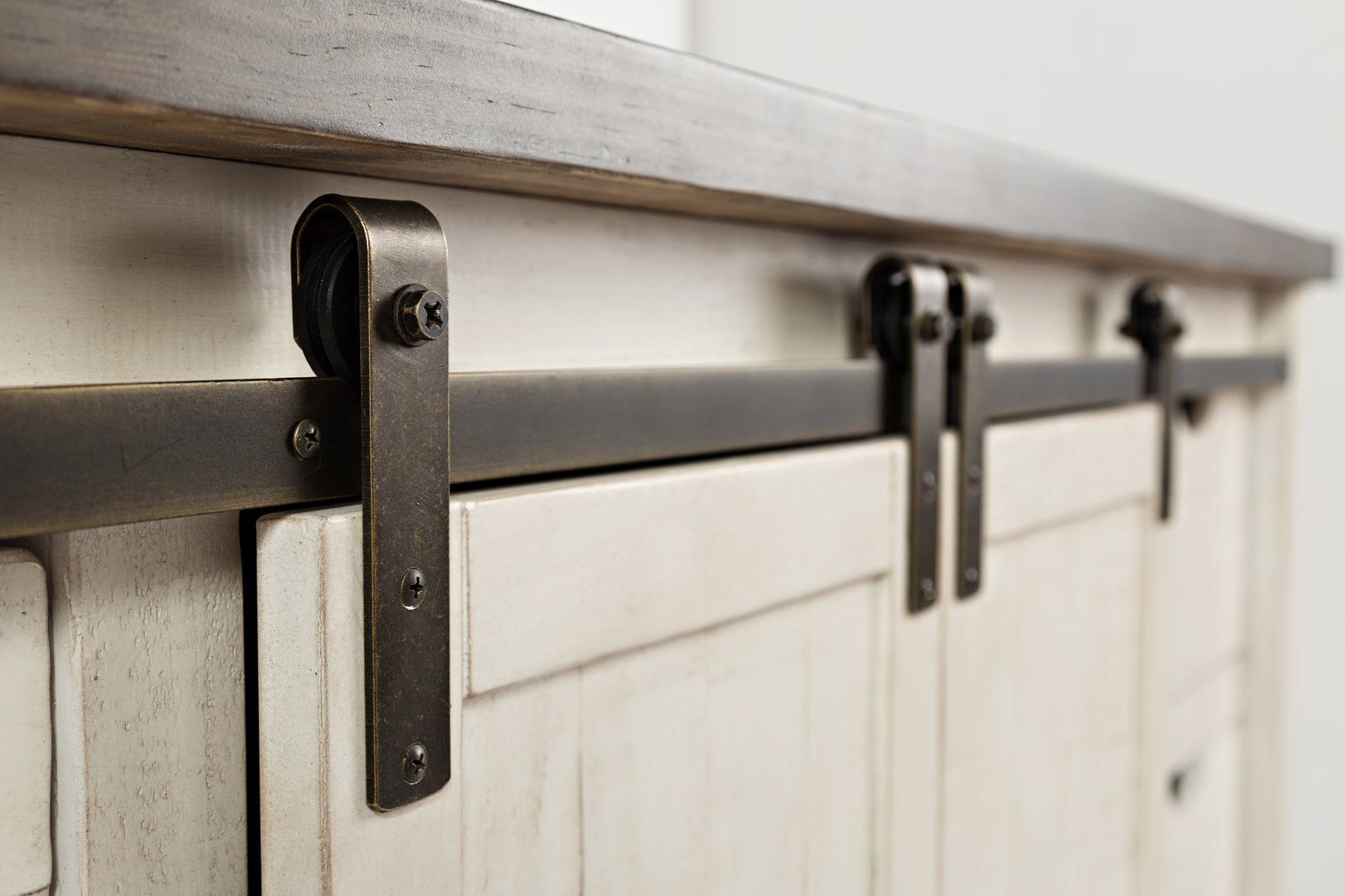 Madison County Vintage White 60 Barn Door Server