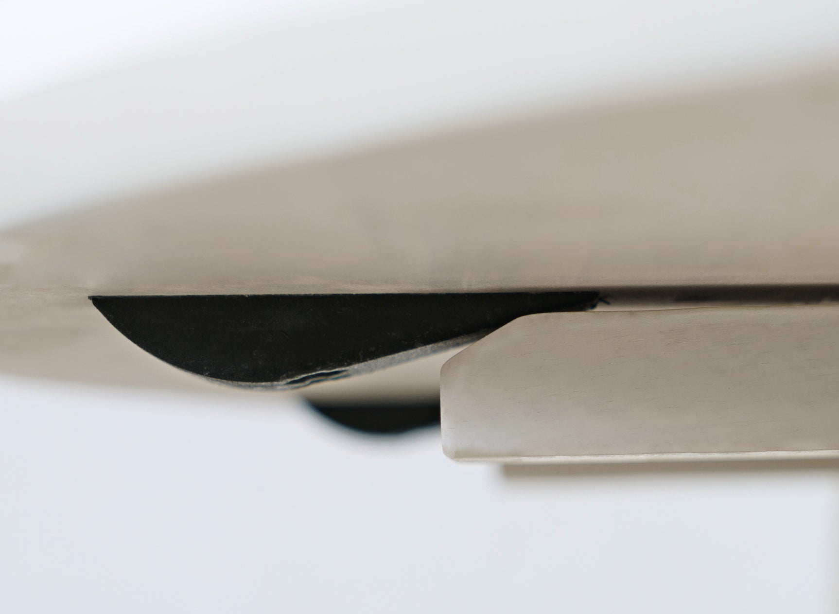 Simplicity Paperwhite Round Dropleaf Table