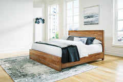 Dressonni California King Panel Bedroom Set with Dresser and Mirror - Ornate Home
