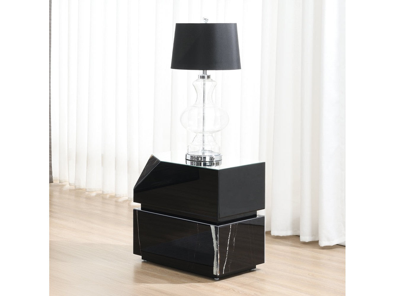 Drisana Black Mirrored End Table - Ornate Home