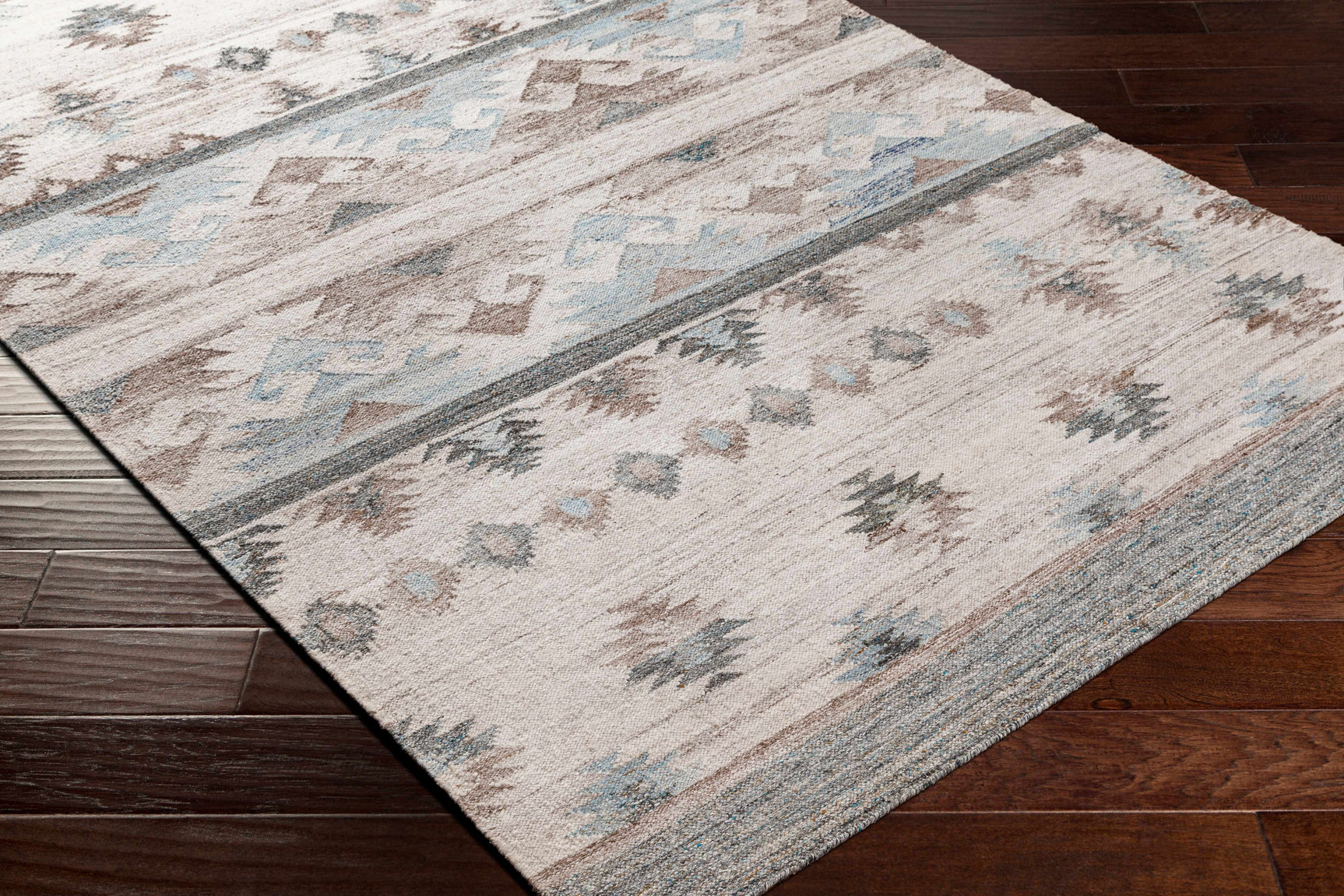Duyen Area Rug - Clearance - Ornate Home