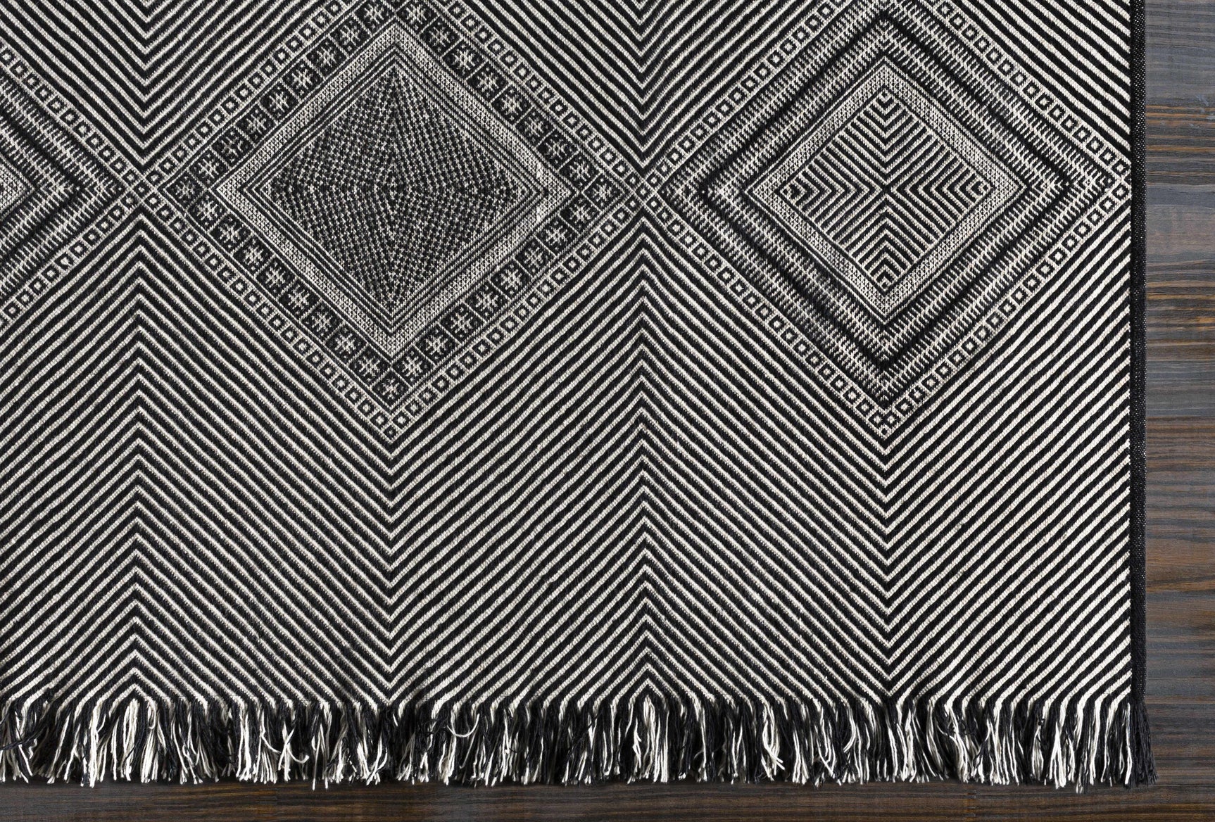 Eaglesham Black&White Flatweave Tassel Wool Rug - Clearance - Ornate Home