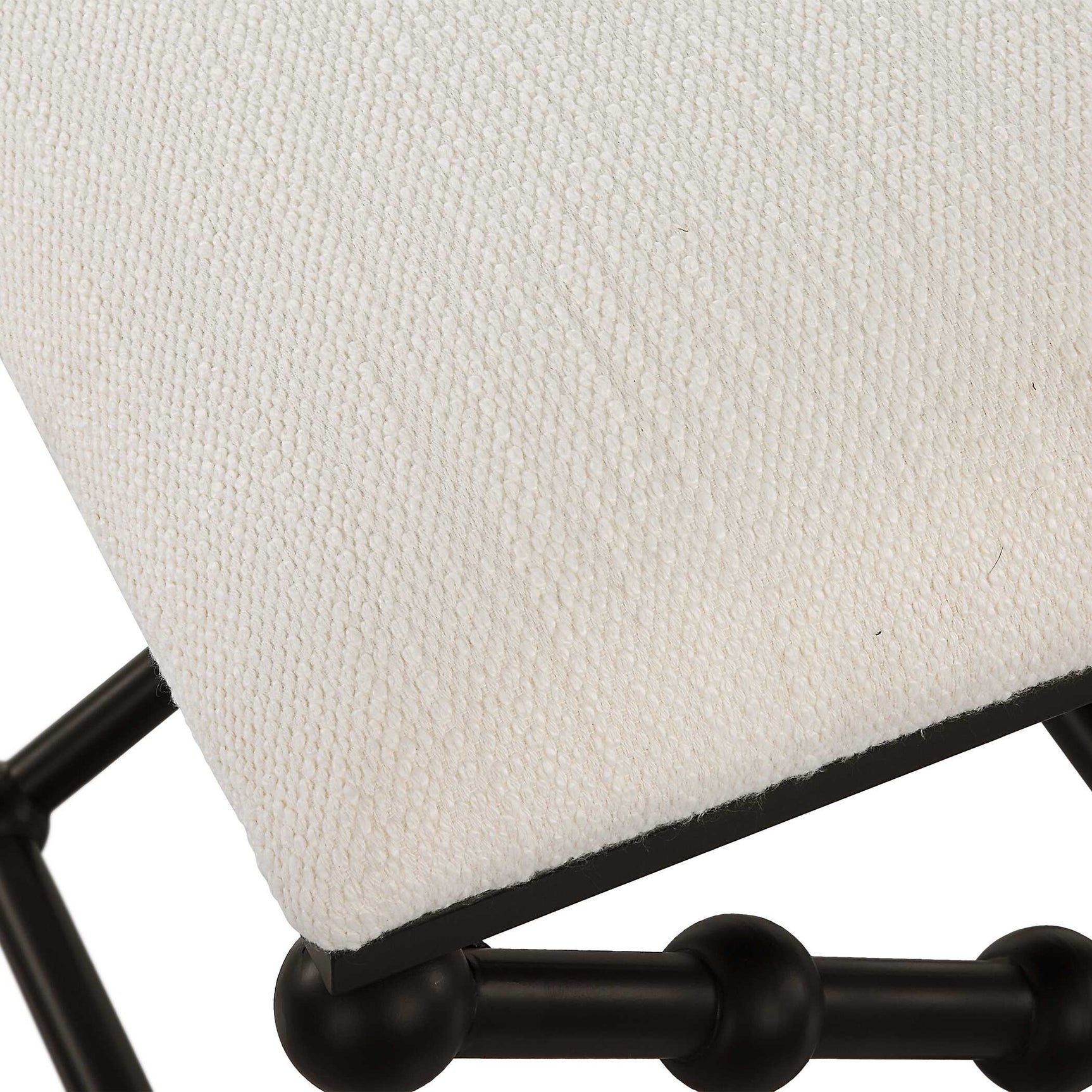 Iron Drops Black/White Small Bench