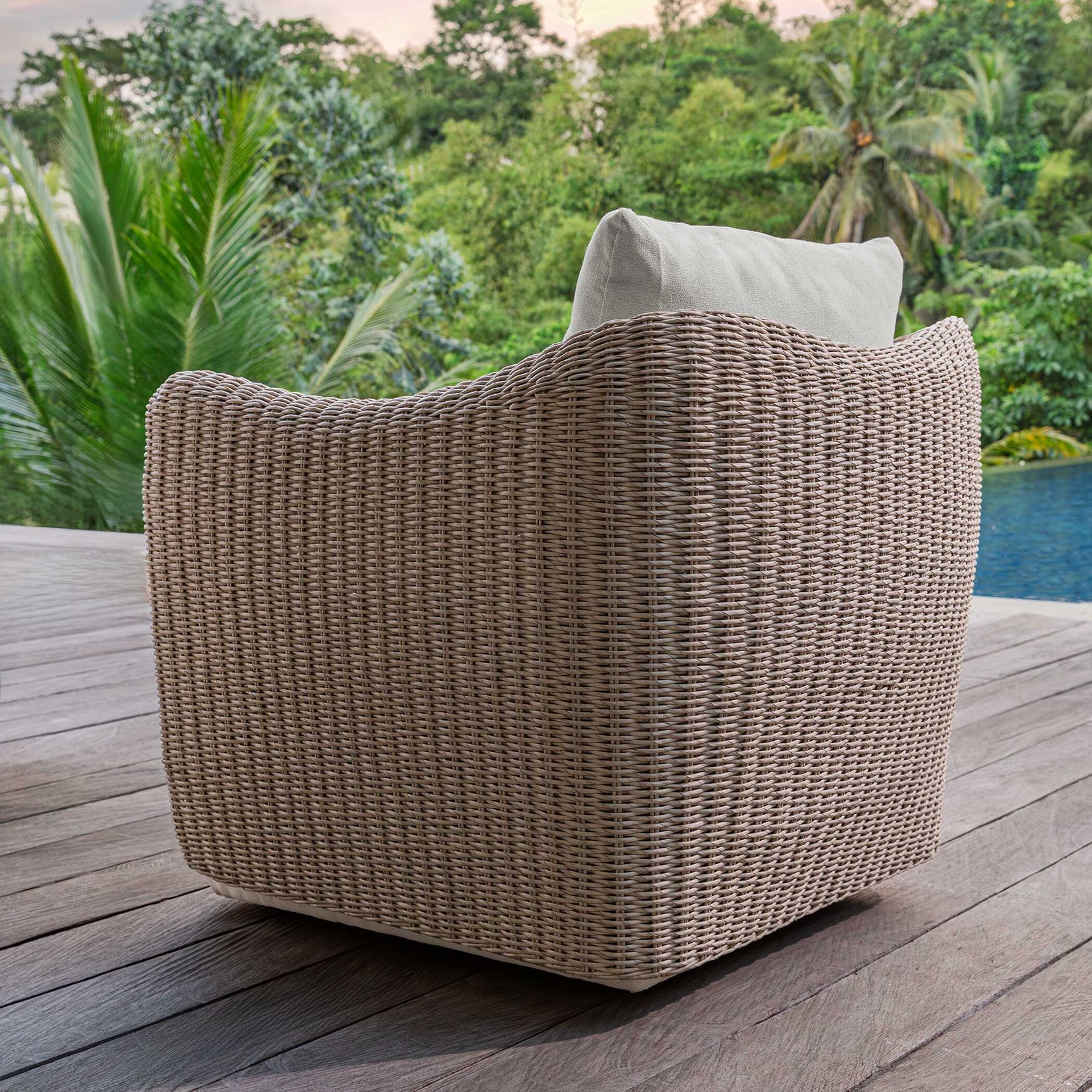 Sunset Gray/White Outdoor Swivel Lounge Chair