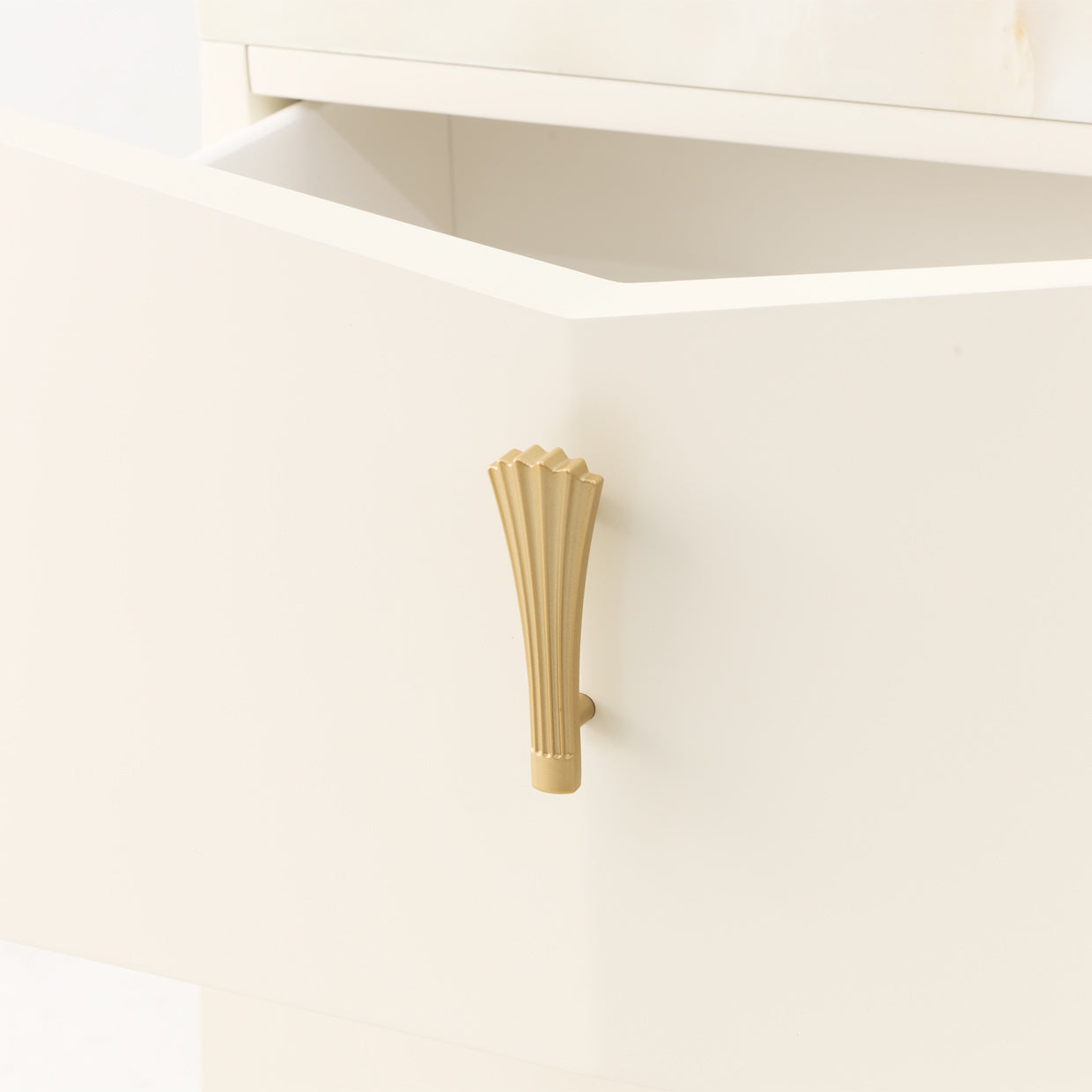 Fantosini Creamy Pearl Dresser - Ornate Home