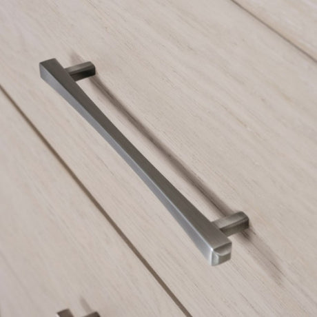 Fareham Oak Queen 5 Piece Bedroom Set w/Chest - Ornate Home