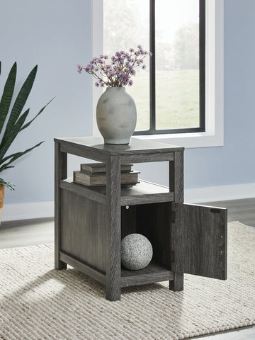Fendenmore Two-tone Chair Side End Table - Ornate Home