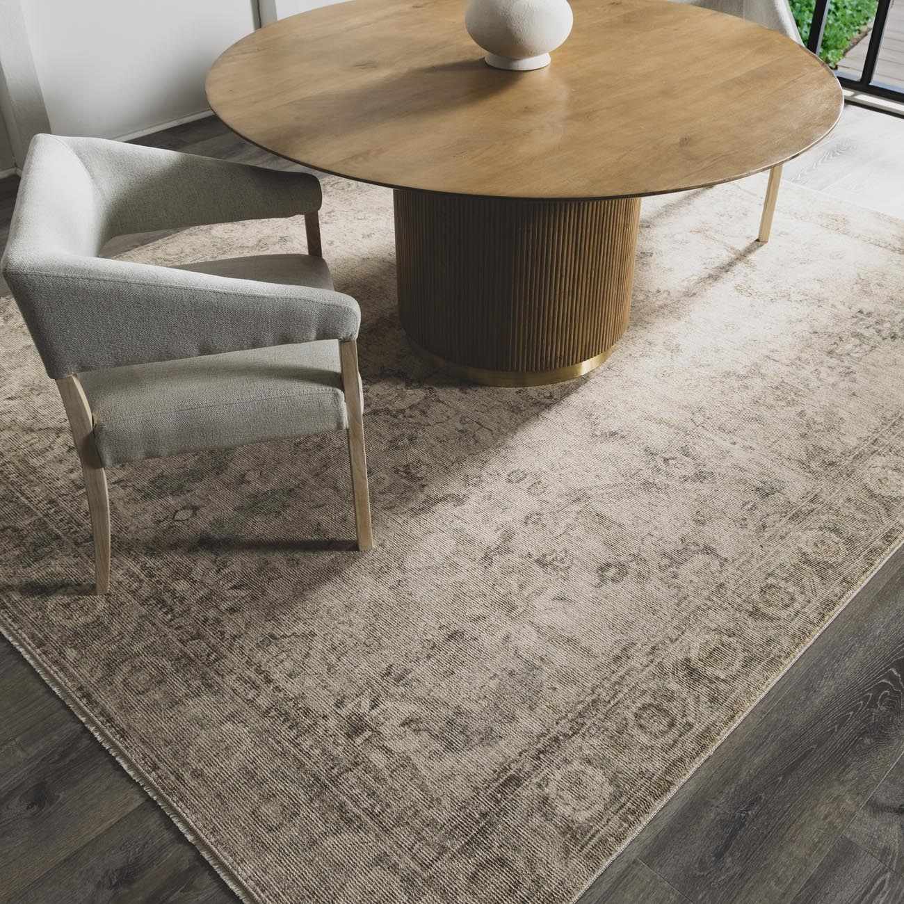 Fetscher Machine Woven Galey Alix x LIVABLISS GAHU-2301 Area Rug - Ornate Home