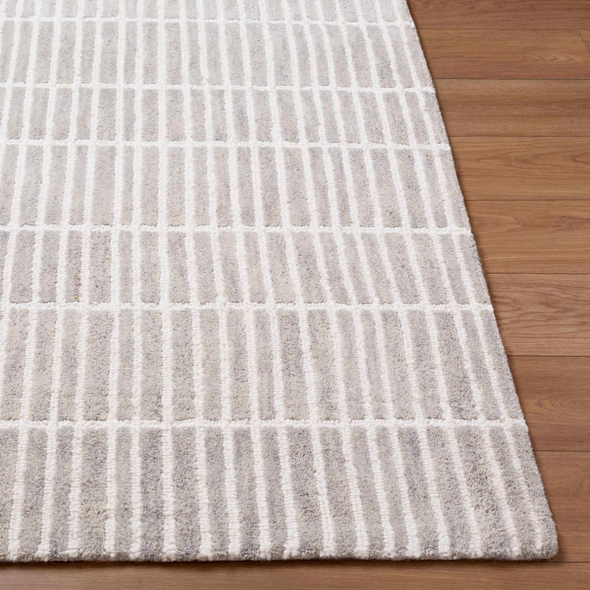 Finial Gray Wool Area Rug - Ornate Home