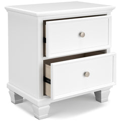 Fortman White Queen Panel 5-Piece Bedroom Set - Ornate Home