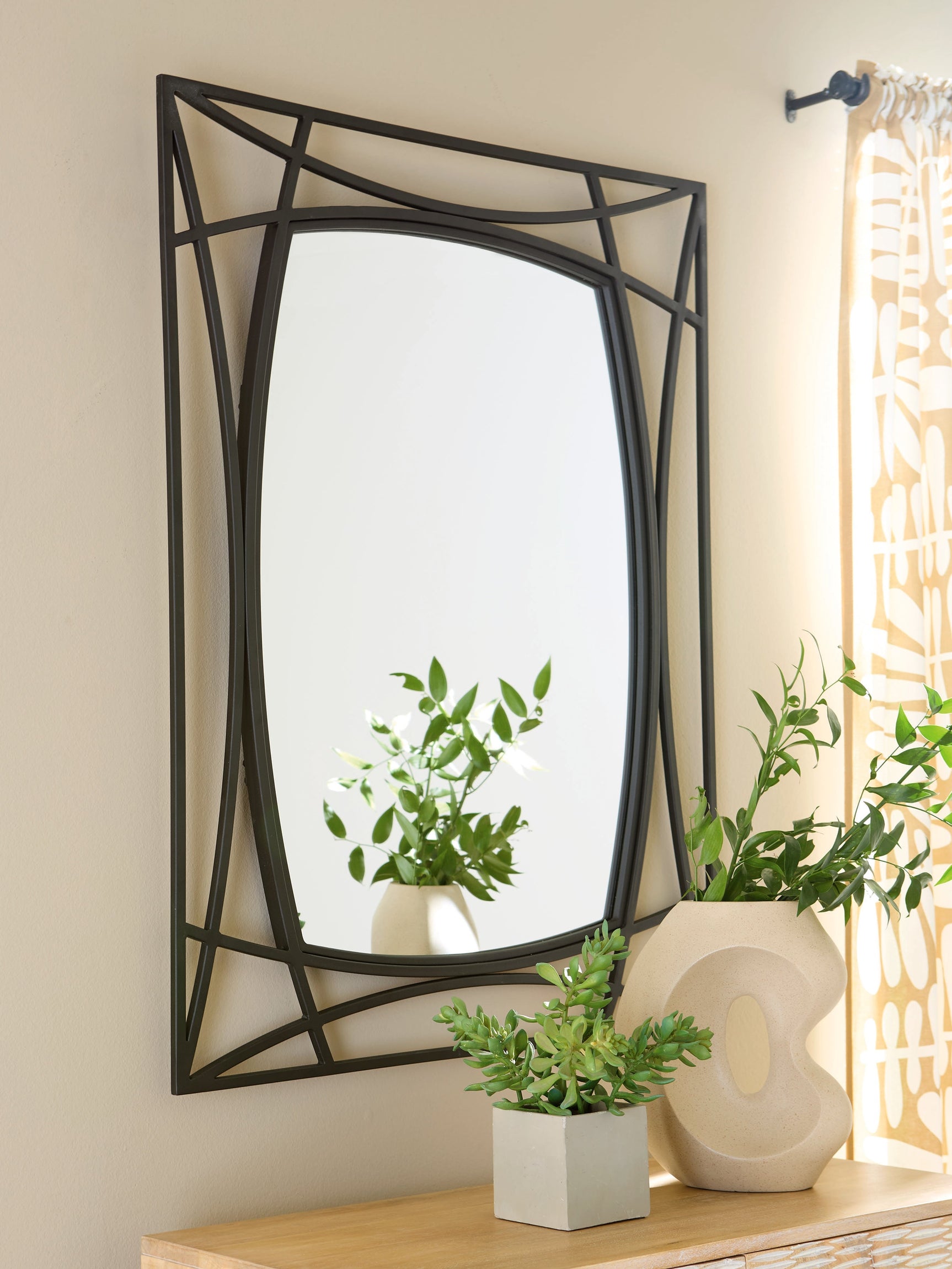 Freenville Black Accent Mirror (Online Special Price) - Ornate Home