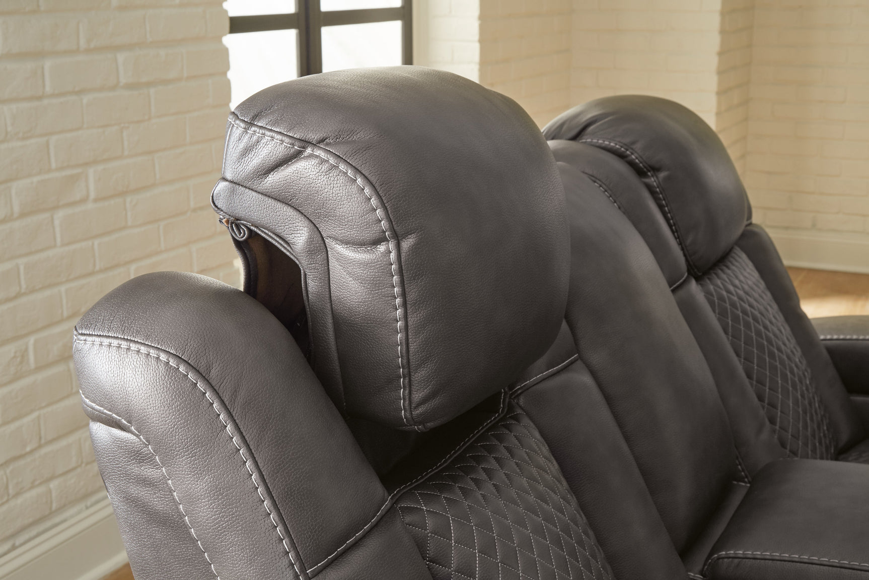 Fyne-Dyme Shadow Power Recliner - Ornate Home