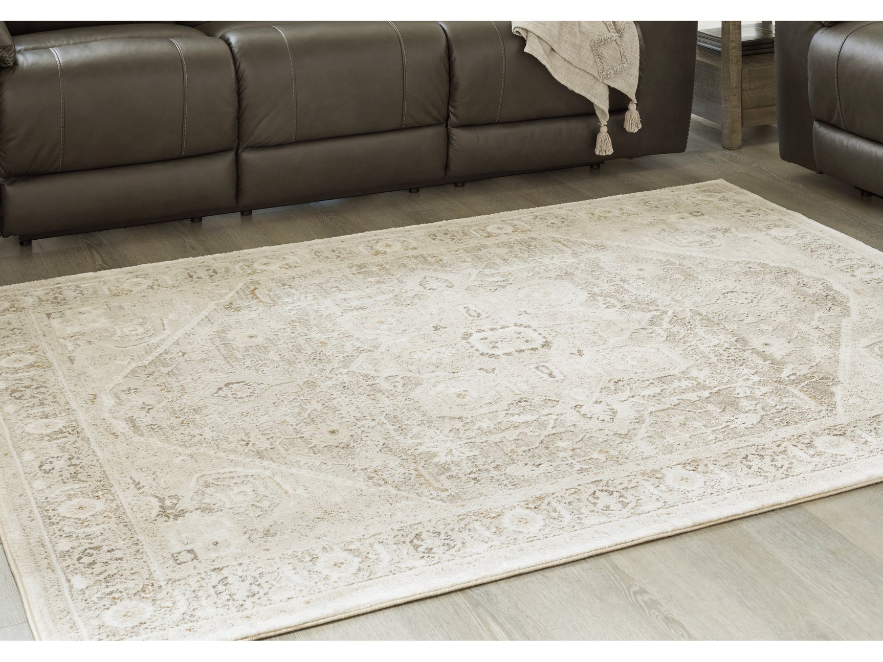 Gatwell Ivory/Gray/Tan 5' x 7' Rug - Ornate Home