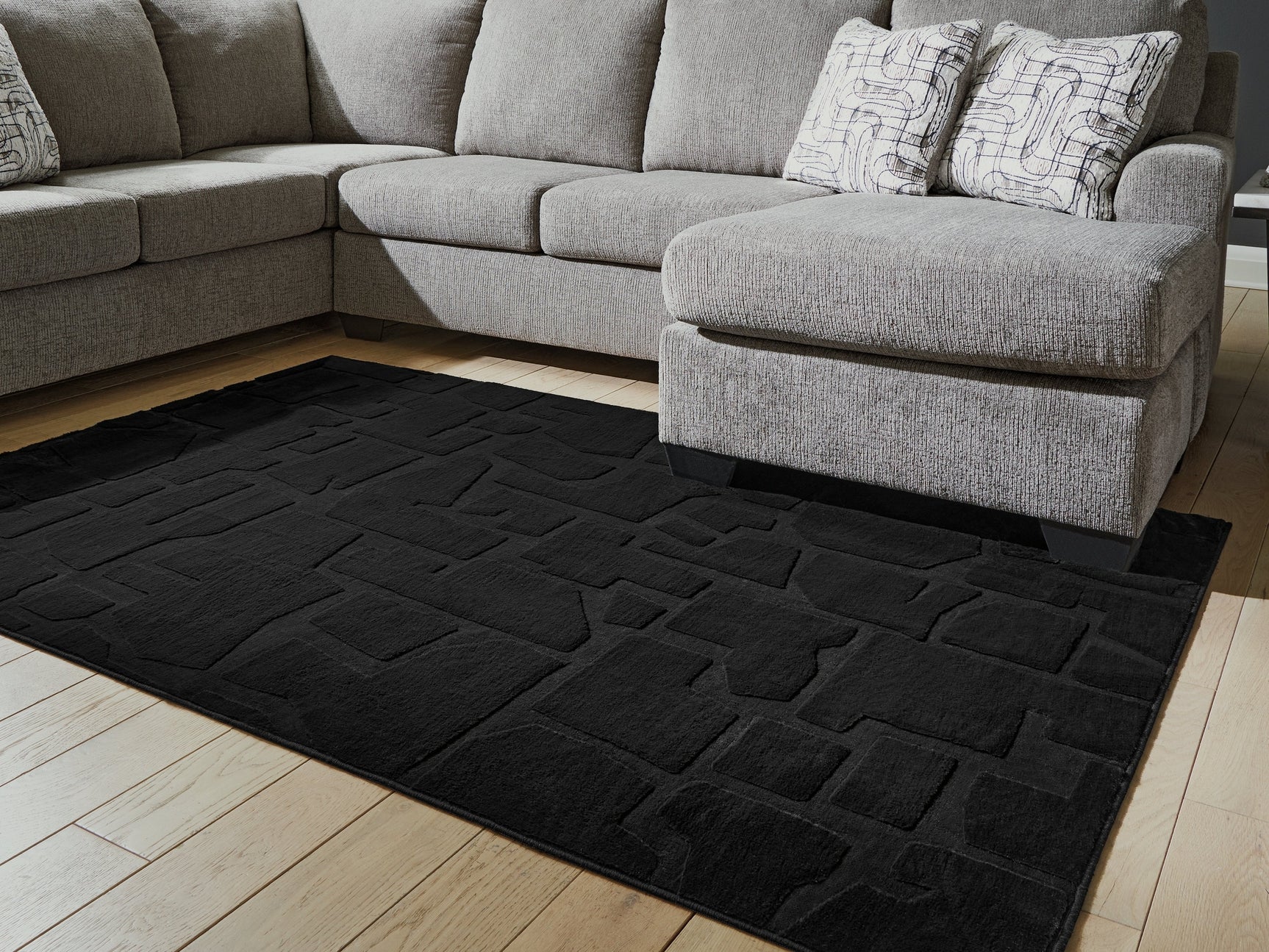 Gibbswell Black Washable Medium Rug - Ornate Home