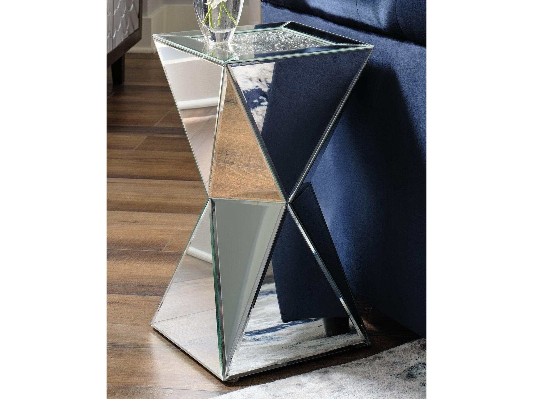 Gillrock Accent Table (Online Special Price) - Ornate Home