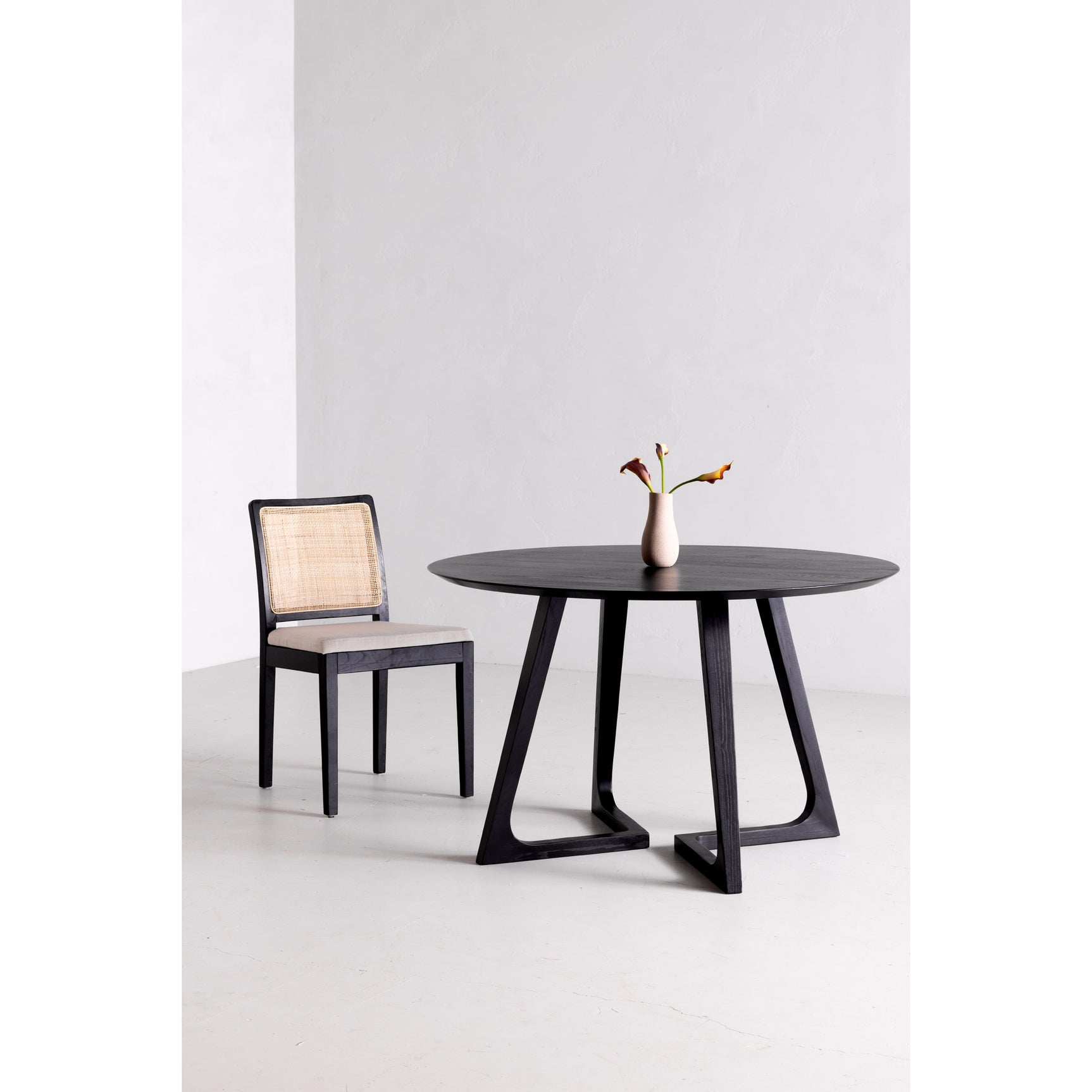 Godenza Black Round Dining Table - Ornate Home