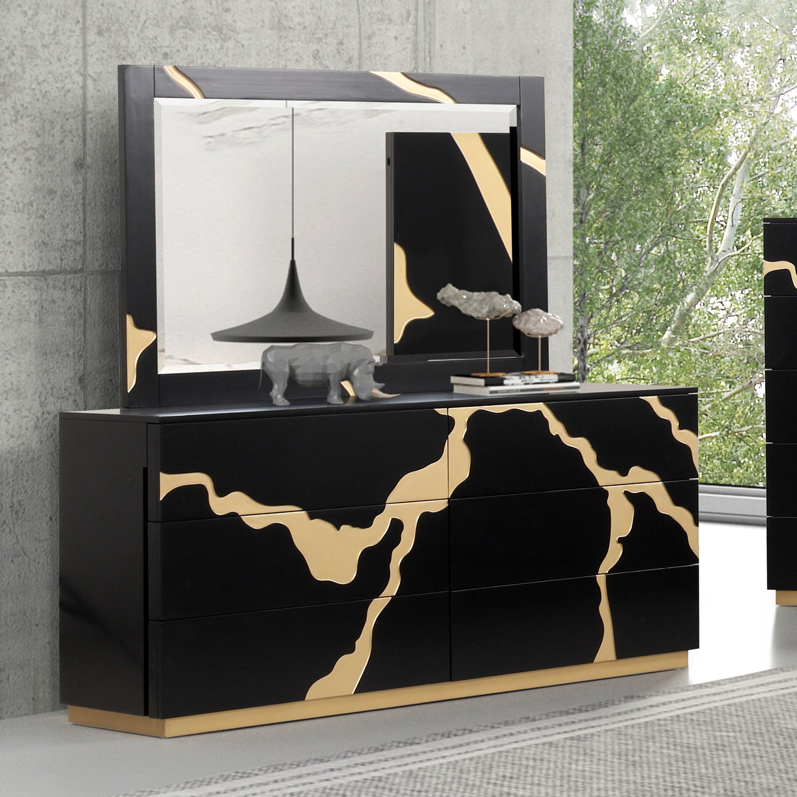 Goldsberg Black/Gold Queen 4 Piece Bedroom Set - Ornate Home