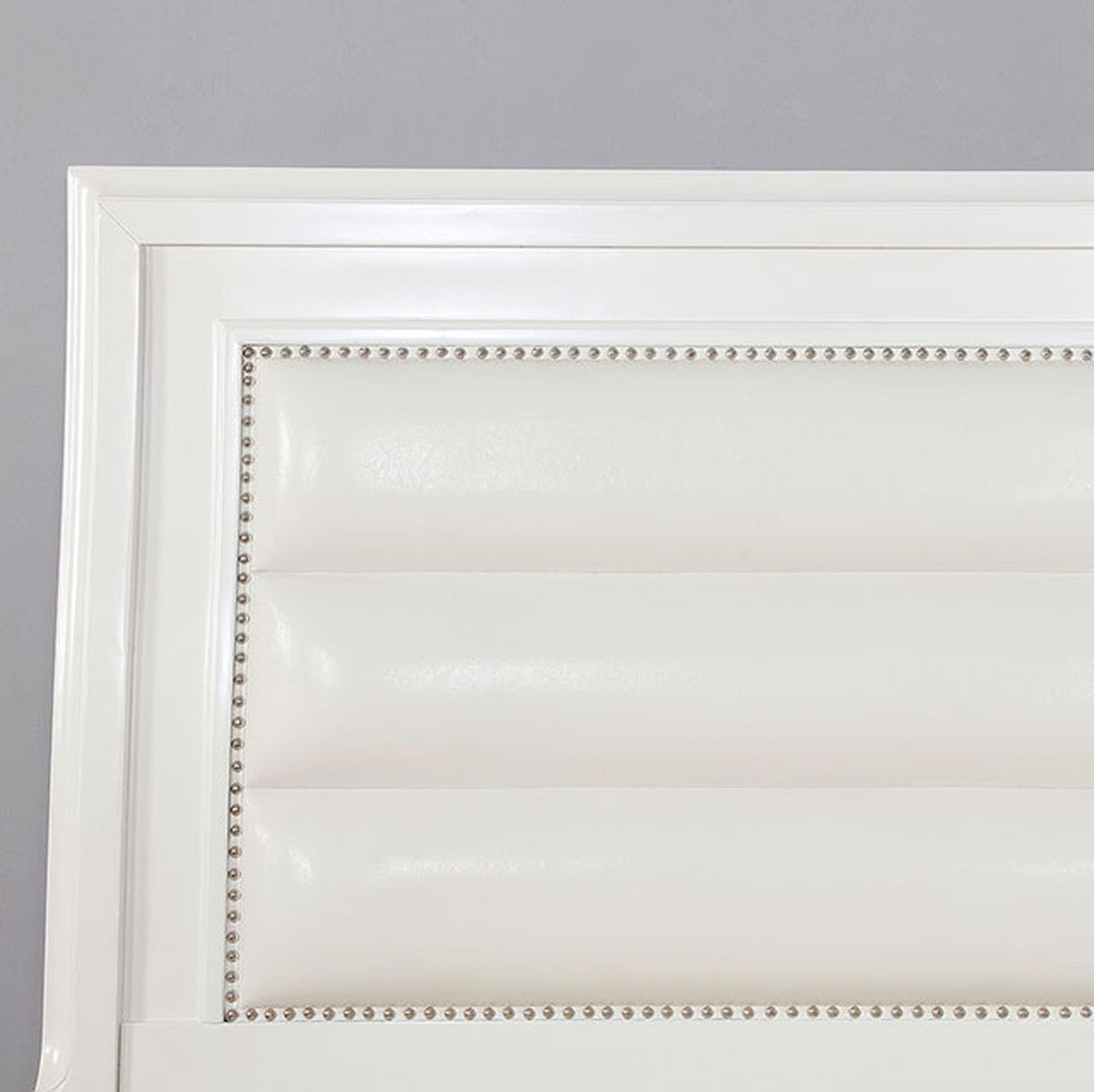 Golva White Queen Bed - Ornate Home